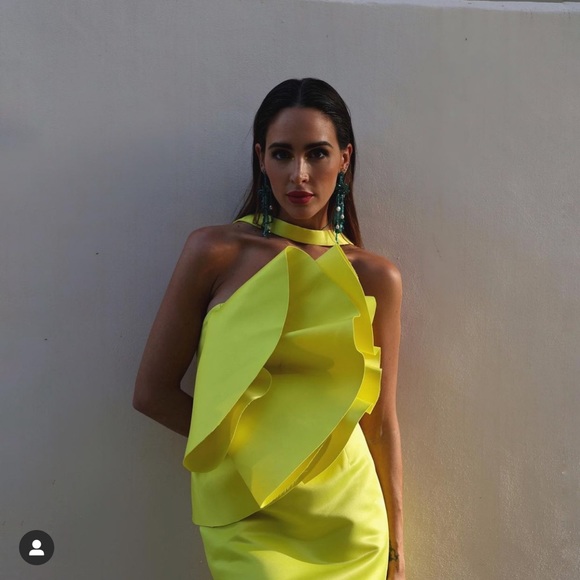 ZARA Voluminous Dress Yellow - Picture 3 of 3